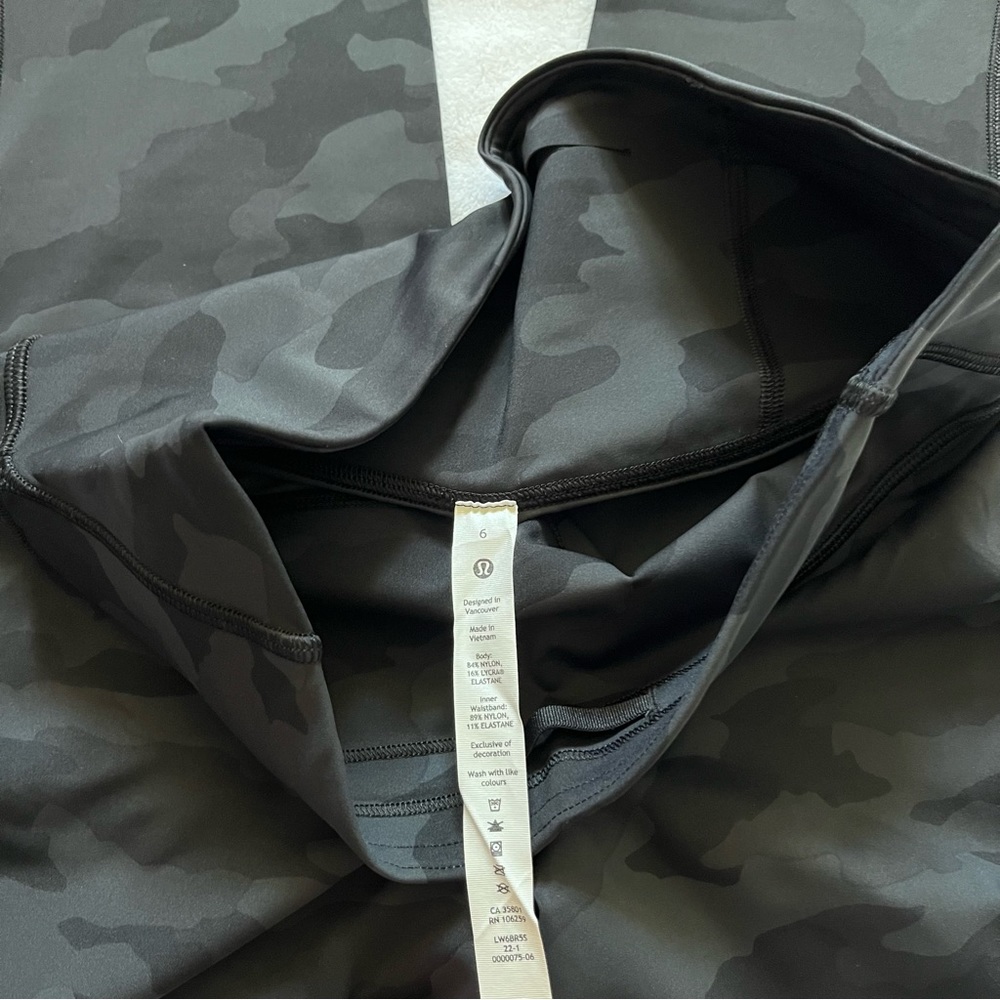 Lululemon Black Camo Base Pace High Rise 23” Leggings - Picture 3 of 4